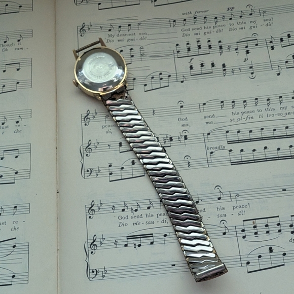 Timex Gold and Silver Watch - Picture 8 of 12